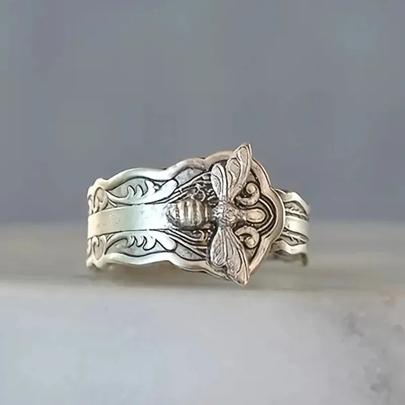 Vintage Bee finger Ring, Vintage cutlery stem silver Ring - The Witchy Gypsy