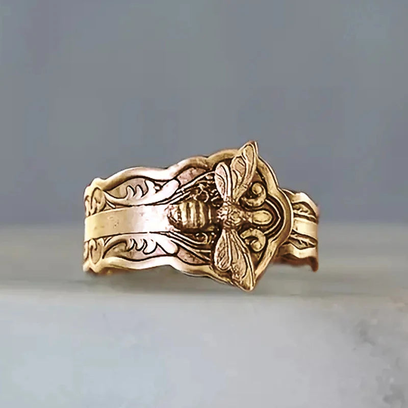 Vintage Bee finger Ring, Vintage cutlery stem silver Ring - The Witchy Gypsy