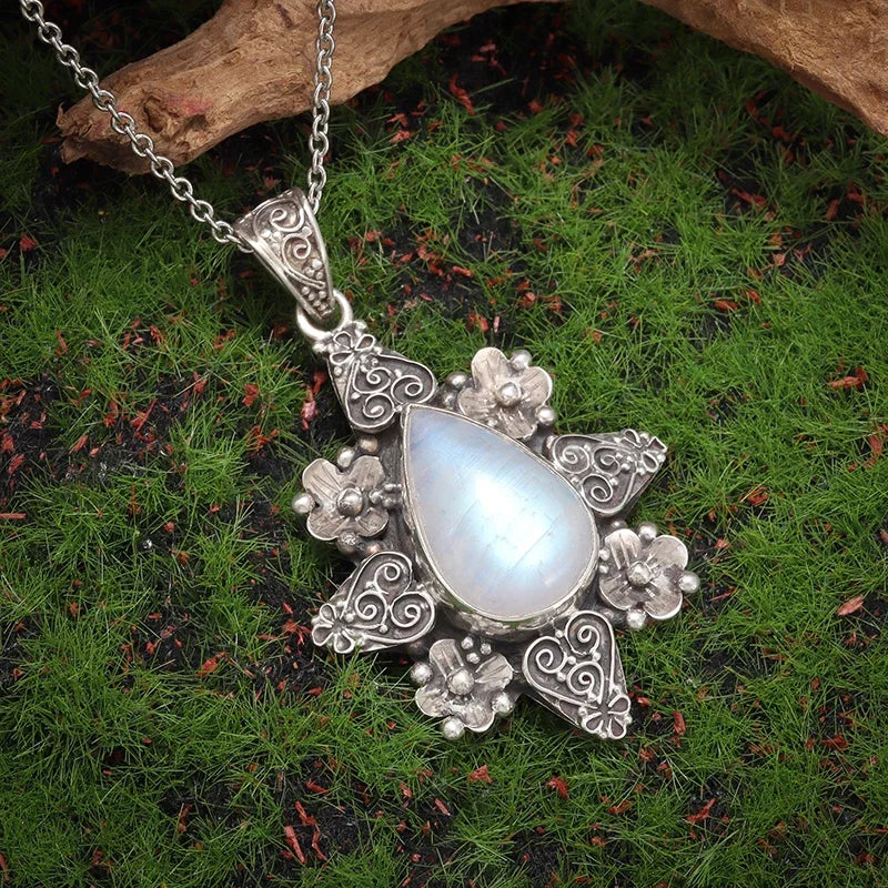 Exquisite Gem-Set Sunflower Necklace Pendant, Charm Jewelry Commemorative Gift