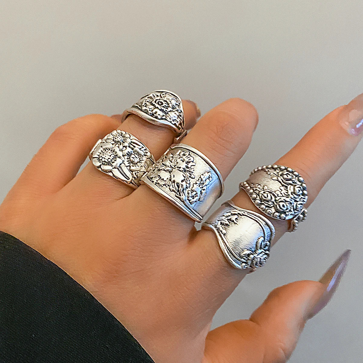 8Pcs Vintage Silver Cutlery Stem Rings, Boho Embossed Flower Silver Rings - The Witchy Gypsy